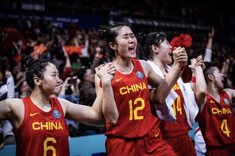 中国女排vs女篮