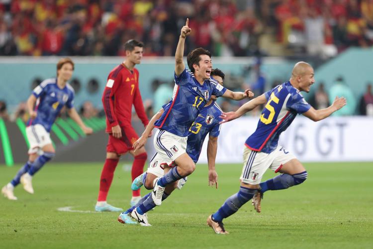 西班牙vs日本足球进球的相关图片